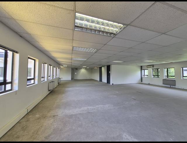313M² OFFICE TO LET IN HYDE PARK